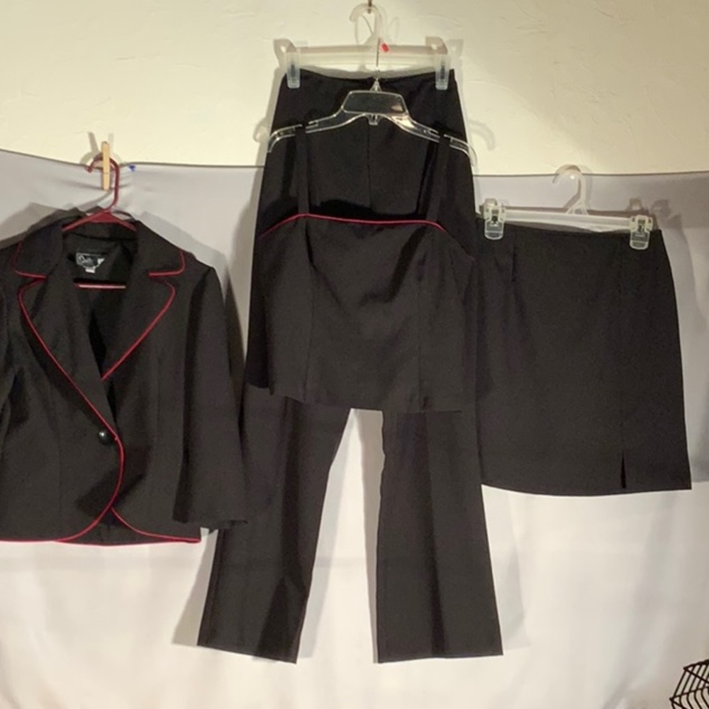 Suits US 4 Piece Black/Red Piping Suit(Jacket, Camisole, Skirt, Pants)